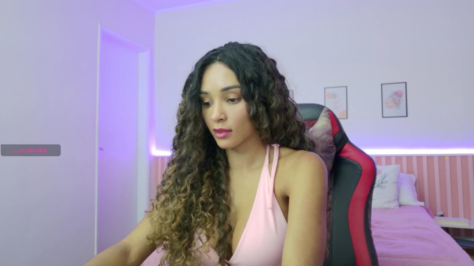 Gallery image thumbnail from Helen9g38's myfreecams stream on, 12/03/2025, 11:49 image 15 of 20