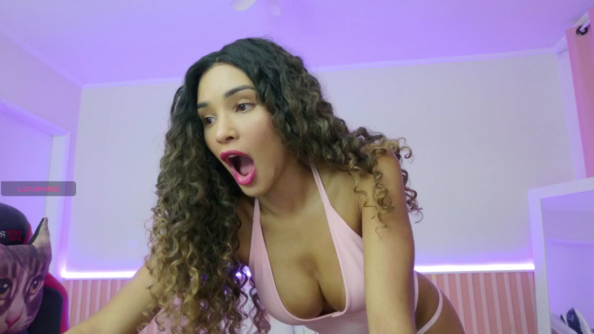 Gallery image thumbnail from Helen9g38's myfreecams stream on, 12/03/2025, 11:49 image 2 of 20