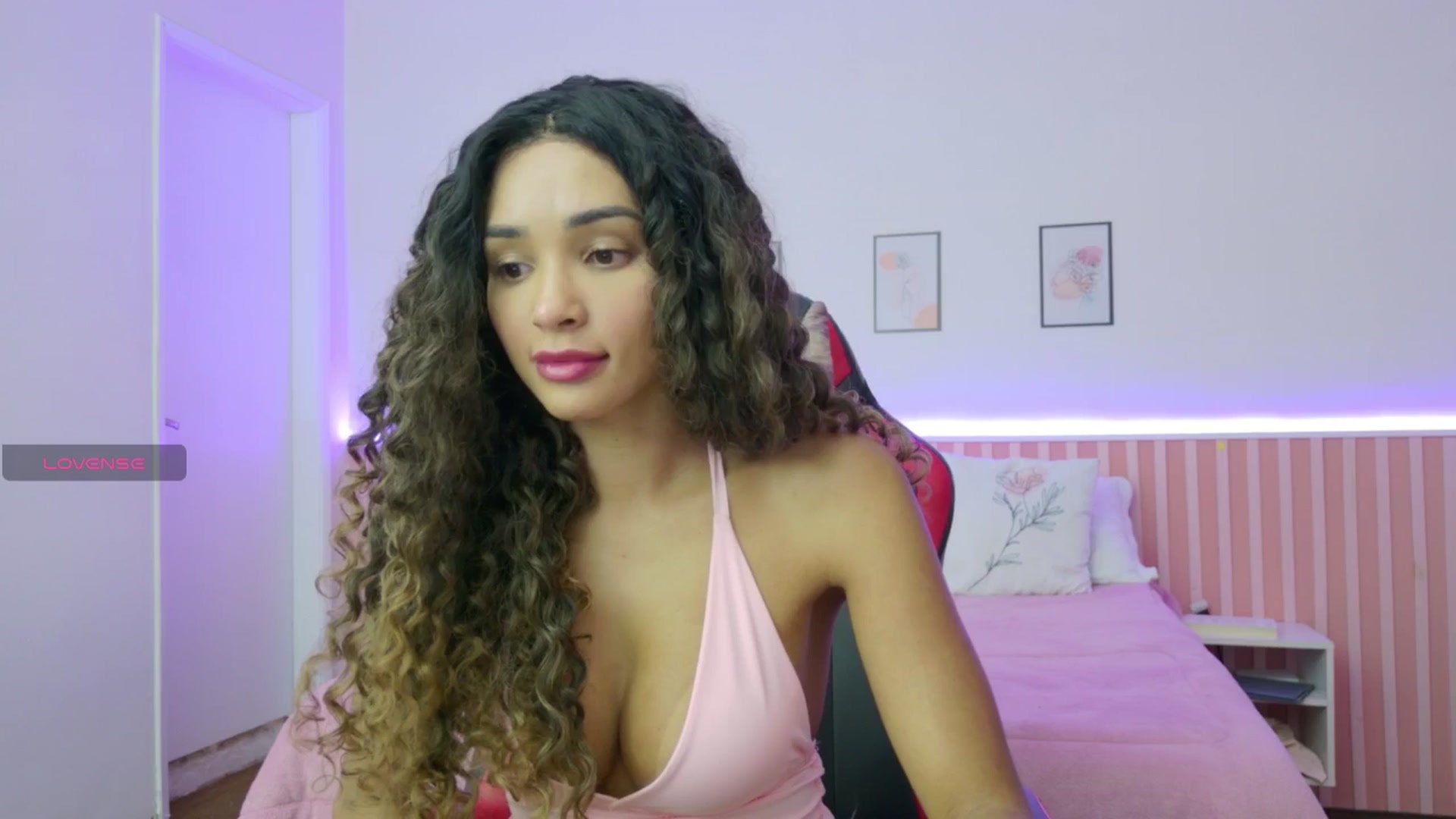 Gallery image thumbnail from Helen9g38's myfreecams stream on, 12/03/2025, 11:49 image 7 of 20