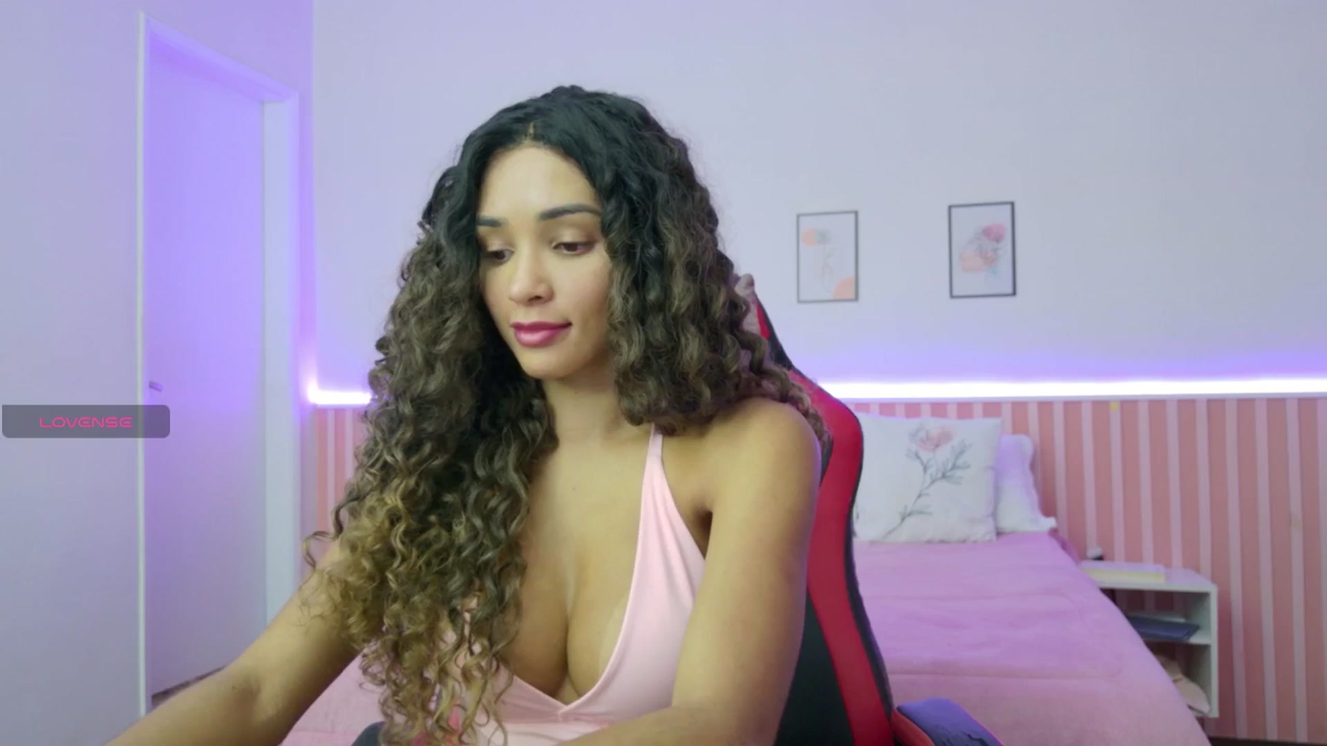 Gallery image thumbnail from Helen9g38's myfreecams stream on, 12/03/2025, 11:49 image 8 of 20