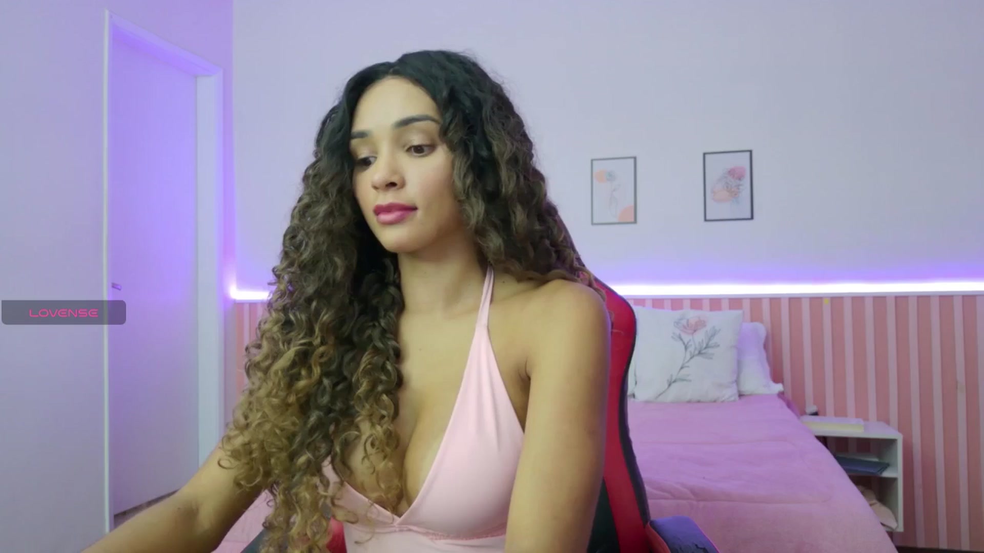 Gallery image thumbnail from Helen9g38's myfreecams stream on, 12/03/2025, 11:49 image 12 of 20