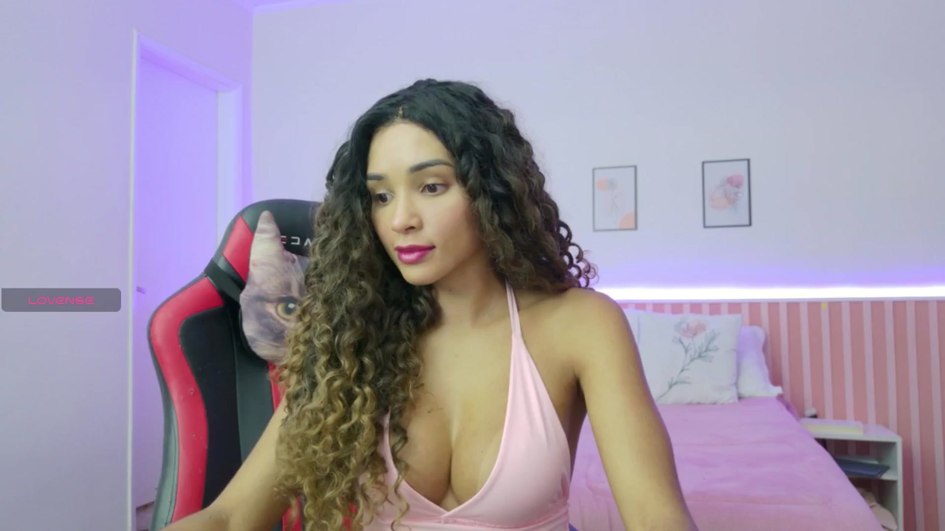 Gallery image thumbnail from Helen9g38's myfreecams stream on, 12/03/2025, 11:49 image 3 of 20