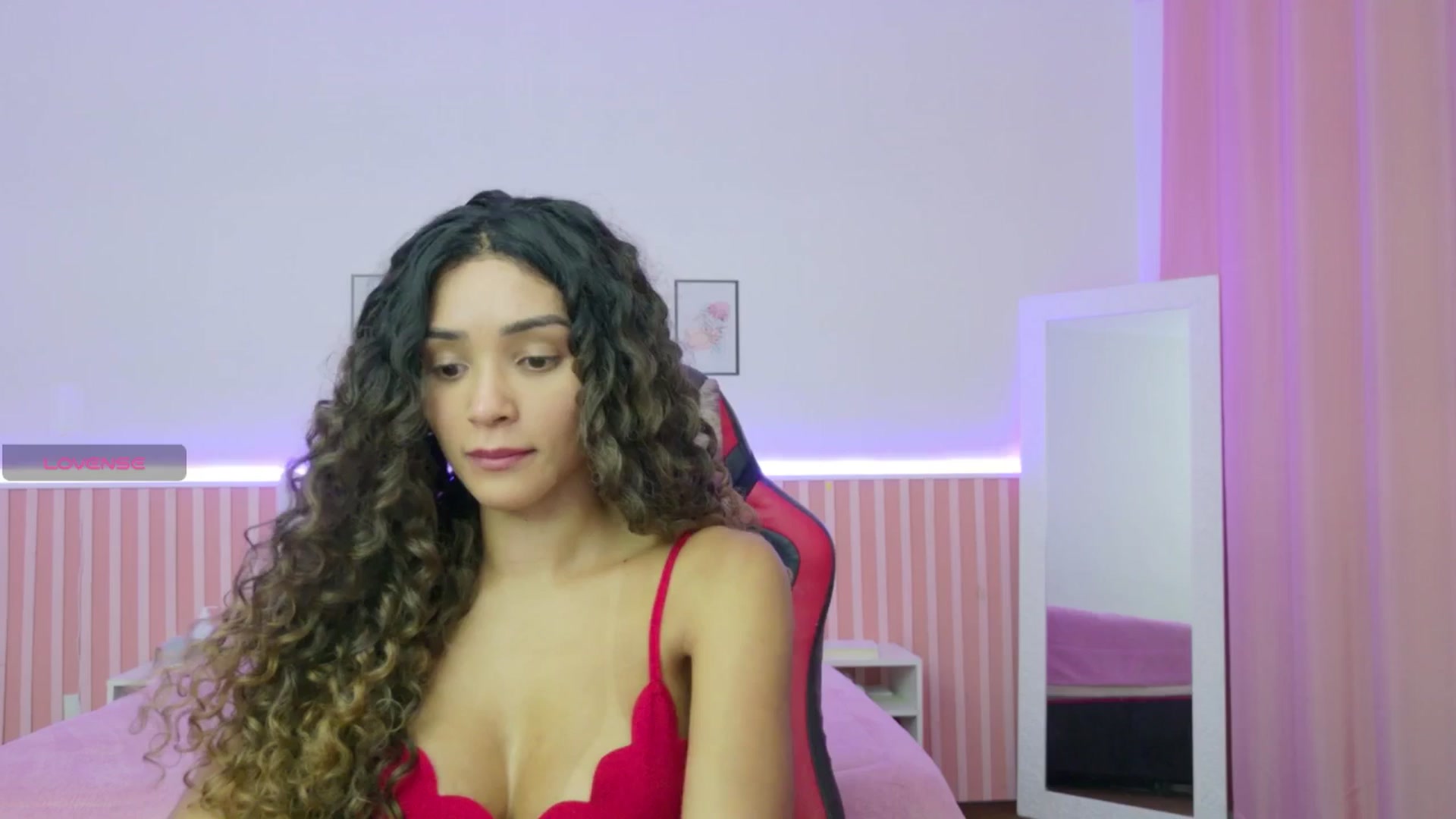 Gallery image thumbnail from Helen9g38's myfreecams stream on, 12/04/2025, 21:09 image 11 of 20