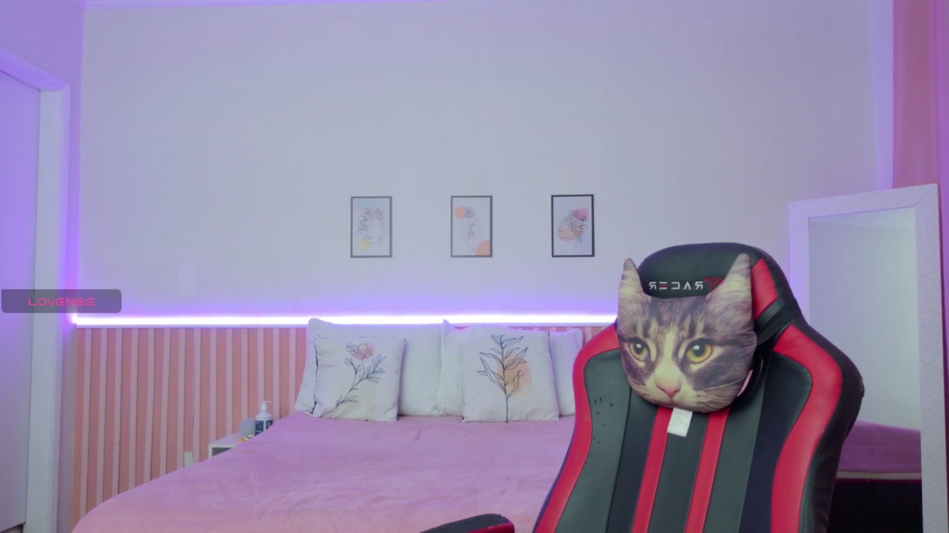 Gallery image thumbnail from Helen9g38's myfreecams stream on, 12/04/2025, 21:09 image 18 of 20