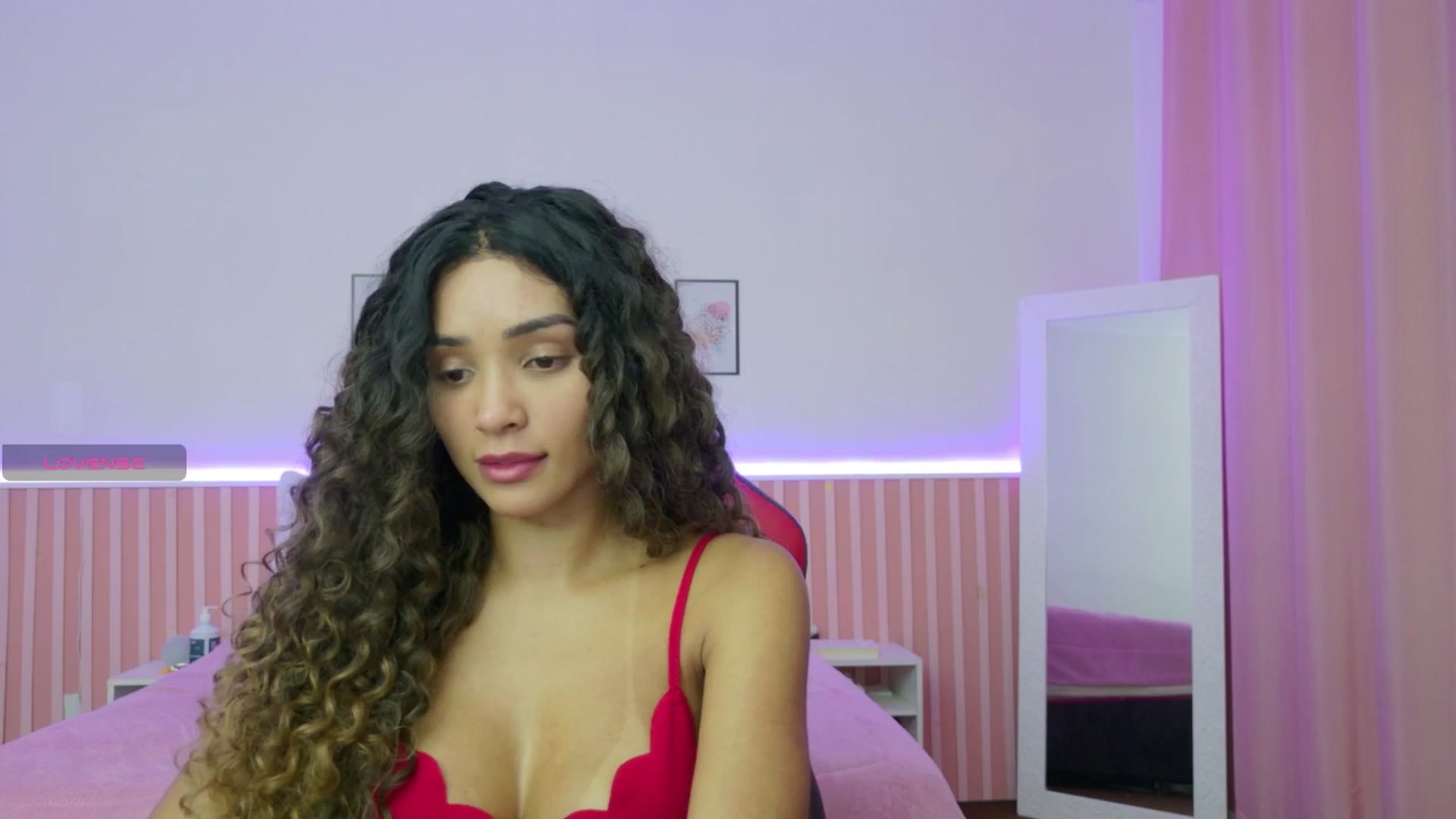 Gallery image thumbnail from Helen9g38's myfreecams stream on, 12/04/2025, 21:09 image 13 of 20