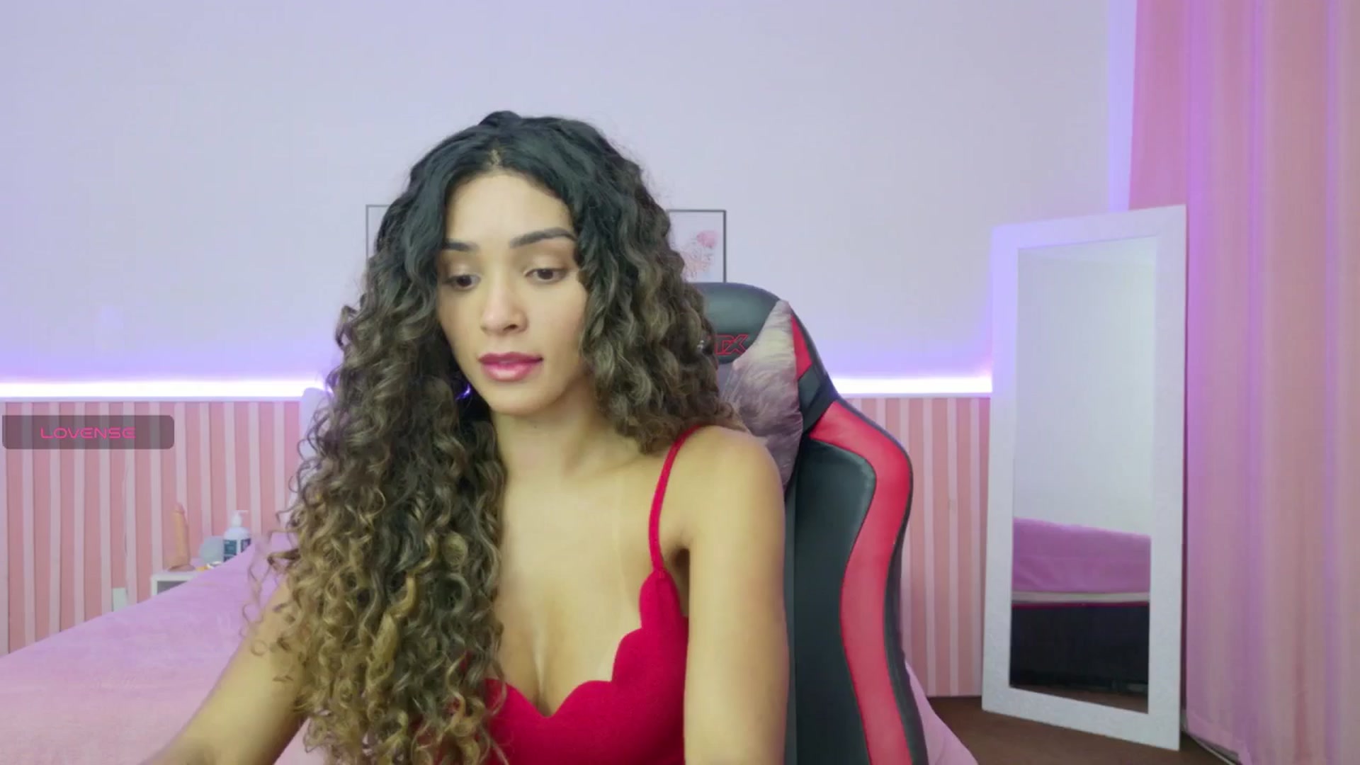 Gallery image thumbnail from Helen9g38's myfreecams stream on, 12/04/2025, 21:09 image 4 of 20