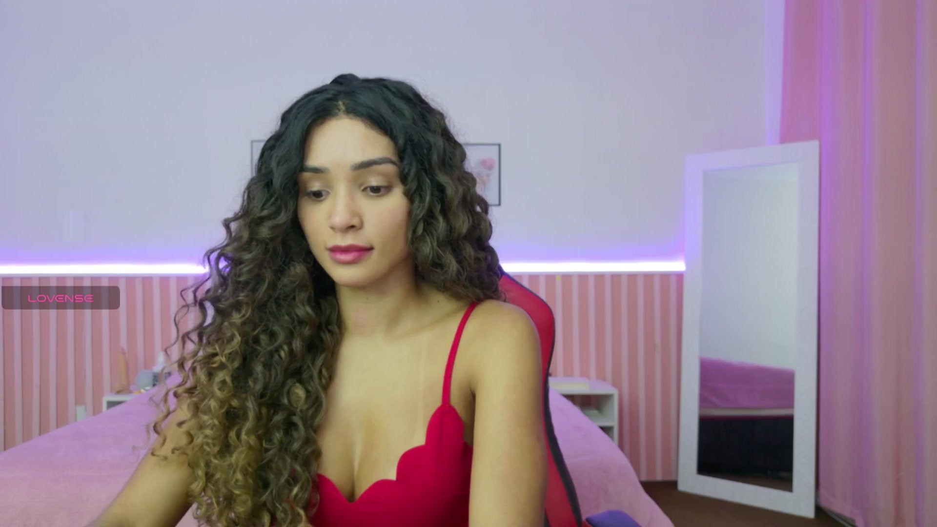 Gallery image thumbnail from Helen9g38's myfreecams stream on, 12/04/2025, 21:09 image 3 of 20