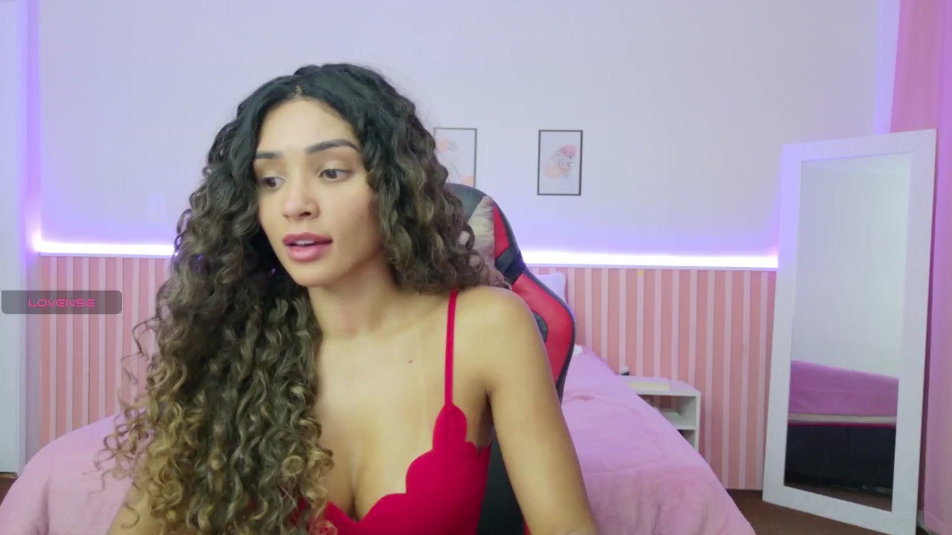 Gallery image thumbnail from Helen9g38's myfreecams stream on, 12/04/2025, 22:02 image 11 of 20