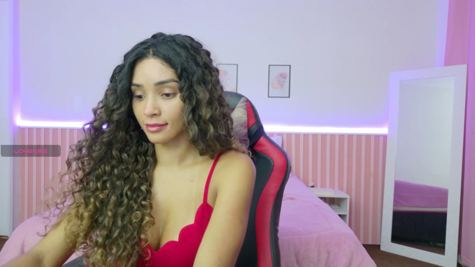Gallery image thumbnail from Helen9g38's myfreecams stream on, 12/04/2025, 22:02 image 3 of 20