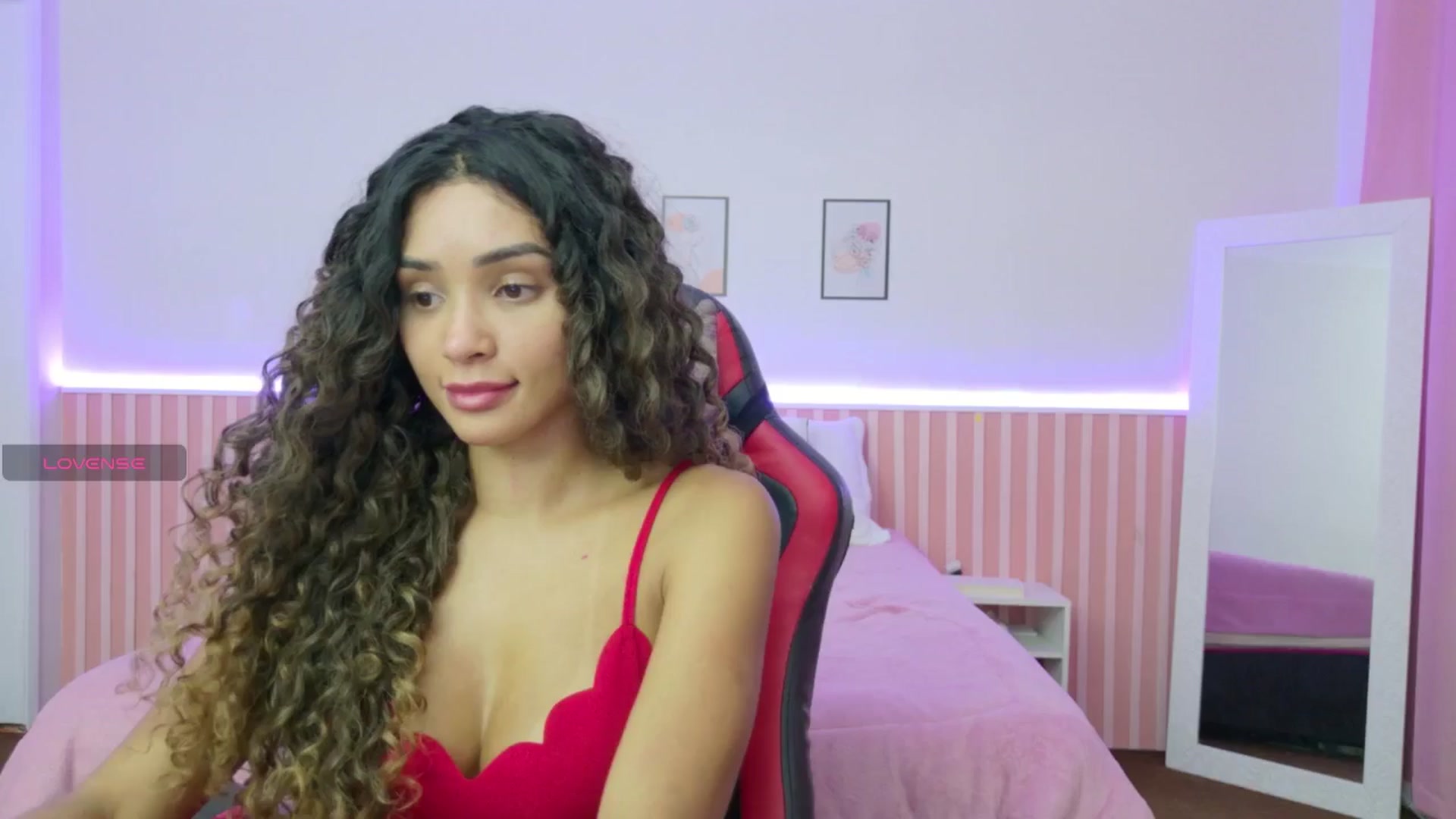 Gallery image thumbnail from Helen9g38's myfreecams stream on, 12/04/2025, 22:02 image 18 of 20