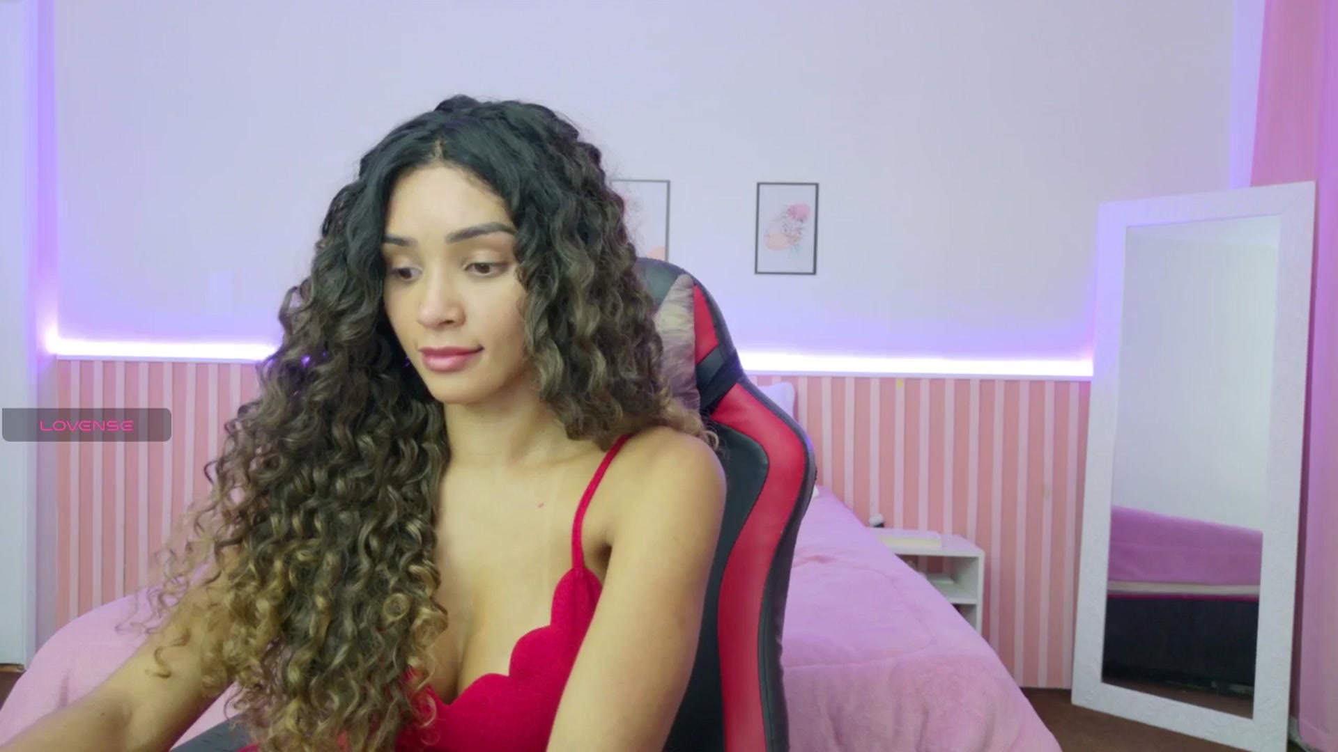 Gallery image thumbnail from Helen9g38's myfreecams stream on, 12/04/2025, 22:02 image 4 of 20