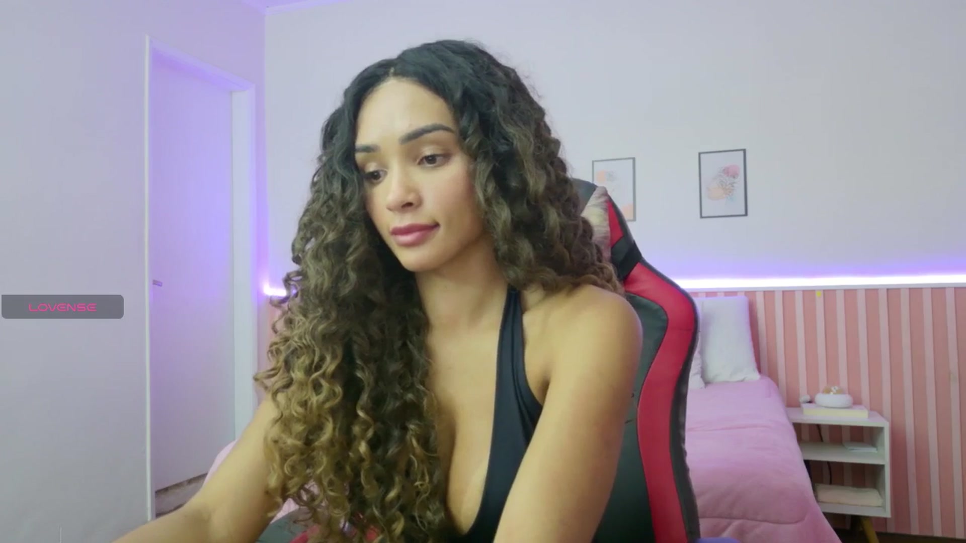 Gallery image thumbnail from Helen9g38's myfreecams stream on, 12/06/2025, 10:37 image 15 of 20