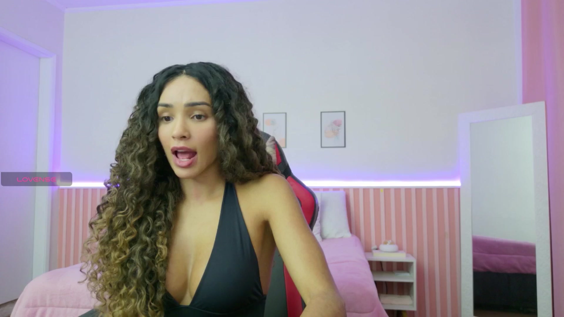 Gallery image thumbnail from Helen9g38's myfreecams stream on, 12/06/2025, 10:37 image 7 of 20