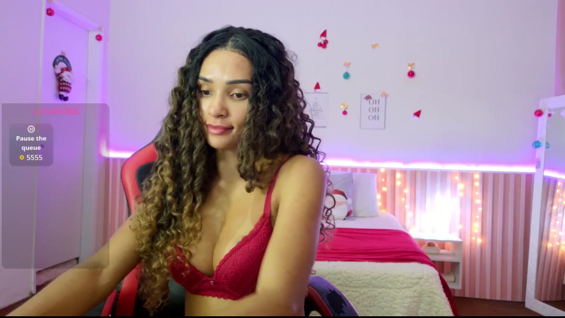 Gallery image thumbnail from Helen9g38's myfreecams stream on, 12/16/2025, 22:47 image 13 of 20