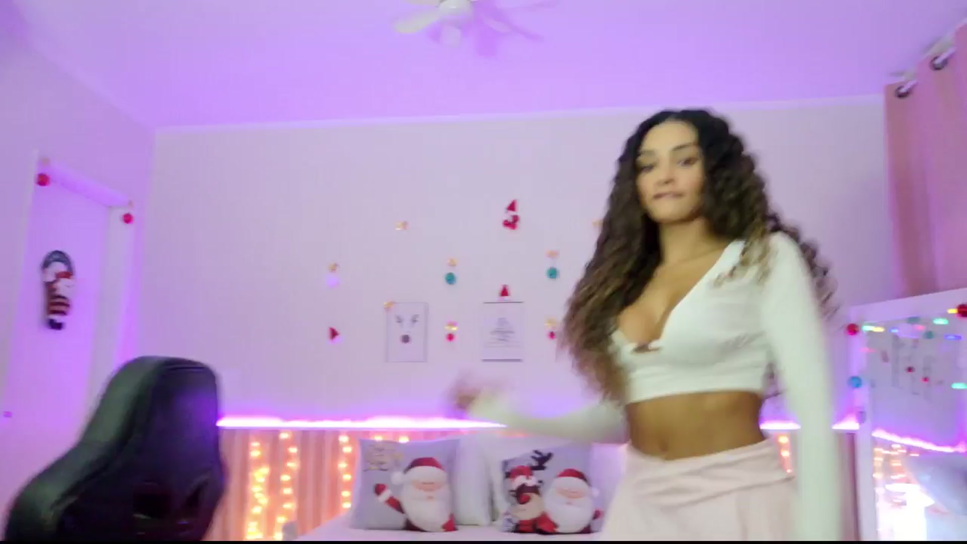 Gallery image thumbnail from Helen9g38's myfreecams stream on, 12/18/2025, 11:43 image 7 of 20