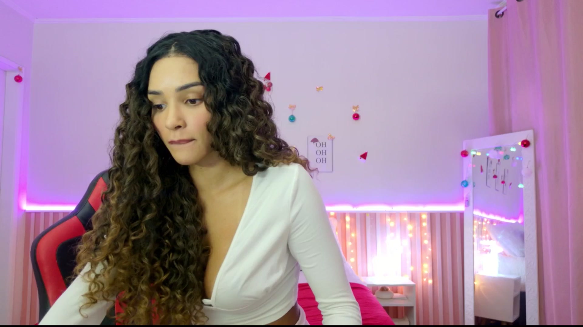 Gallery image thumbnail from Helen9g38's myfreecams stream on, 12/18/2025, 11:43 image 10 of 20