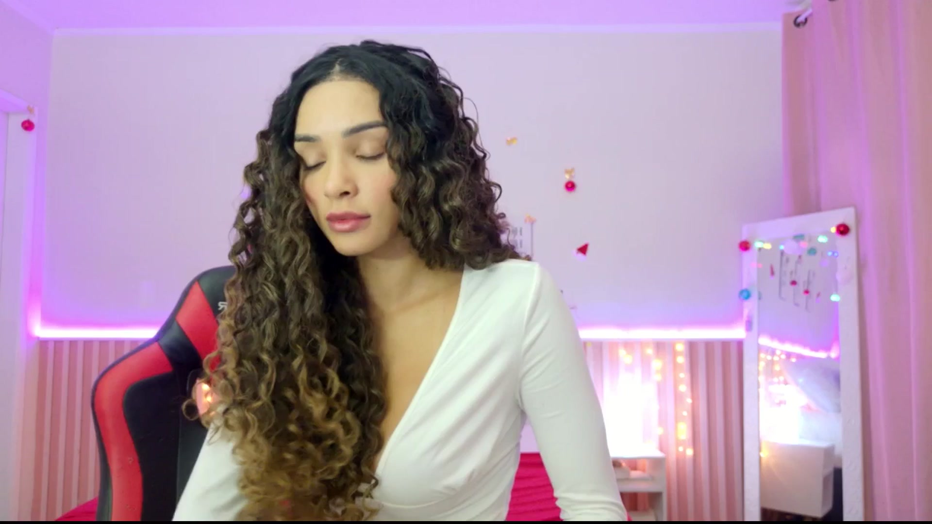 Gallery image thumbnail from Helen9g38's myfreecams stream on, 12/18/2025, 11:43 image 11 of 20