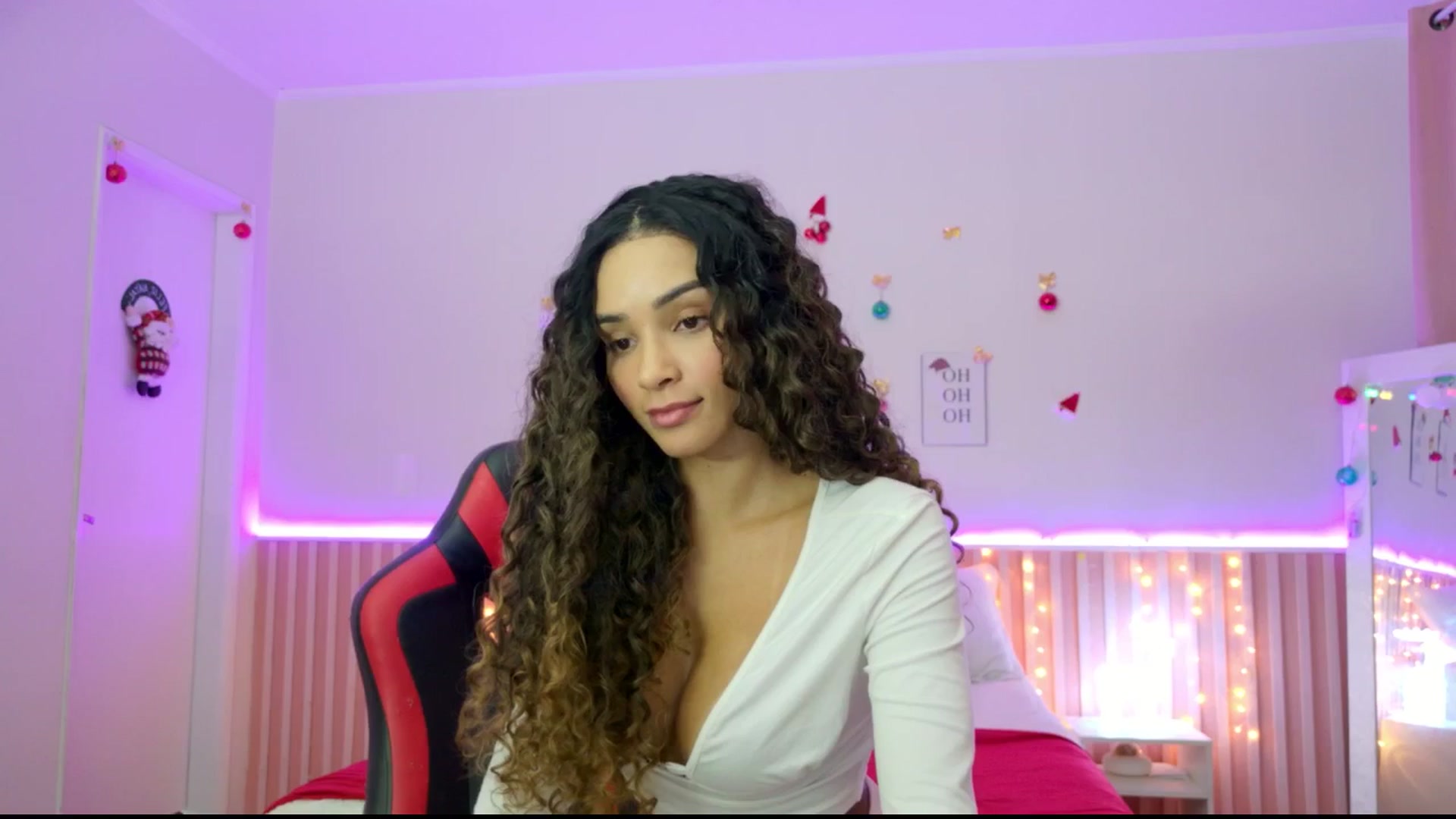 Gallery image thumbnail from Helen9g38's myfreecams stream on, 12/18/2025, 12:47 image 17 of 20