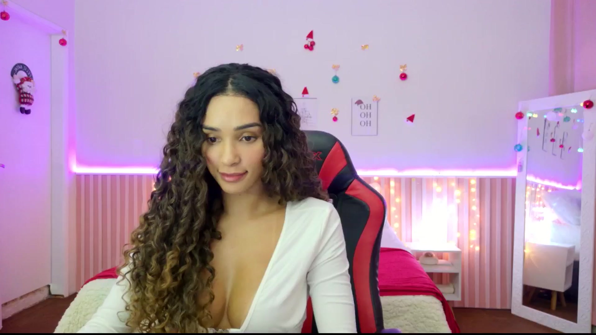 Gallery image thumbnail from Helen9g38's myfreecams stream on, 12/18/2025, 12:47 image 15 of 20
