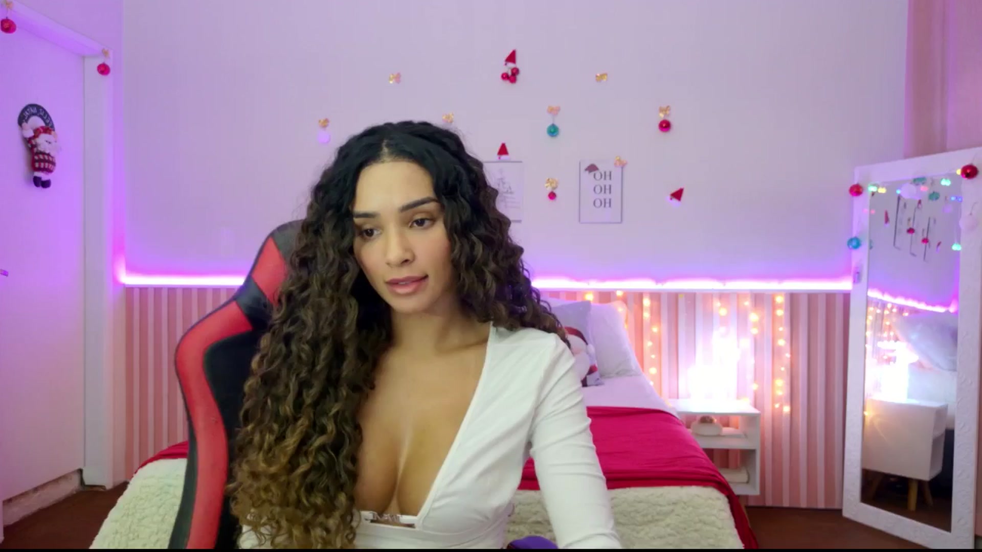 Gallery image thumbnail from Helen9g38's myfreecams stream on, 12/18/2025, 12:47 image 8 of 20
