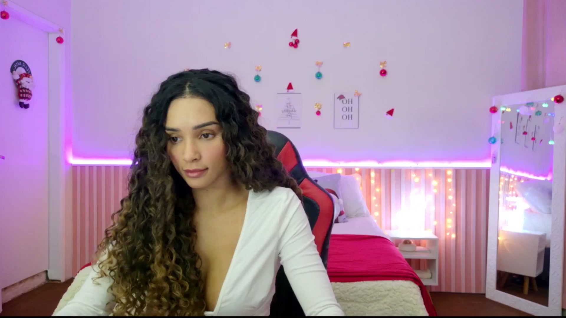 Gallery image thumbnail from Helen9g38's myfreecams stream on, 12/18/2025, 12:47 image 10 of 20