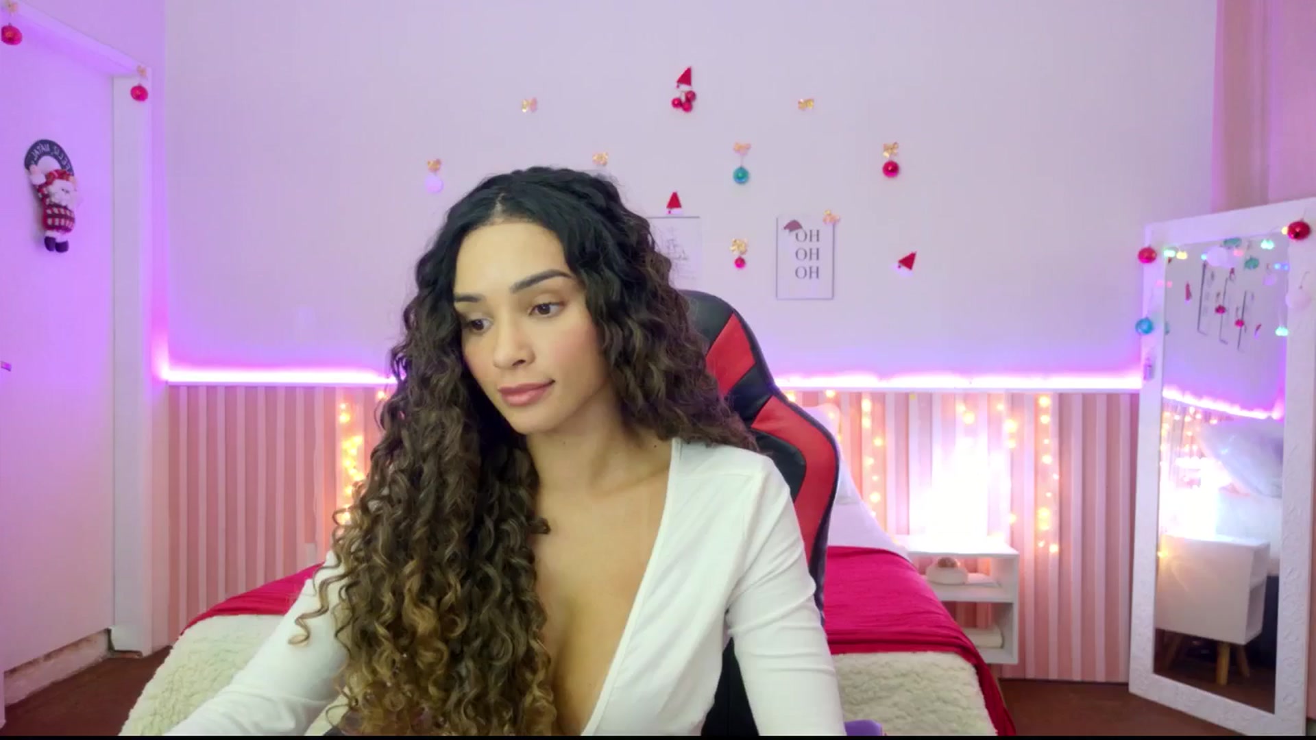 Gallery image thumbnail from Helen9g38's myfreecams stream on, 12/18/2025, 12:47 image 16 of 20