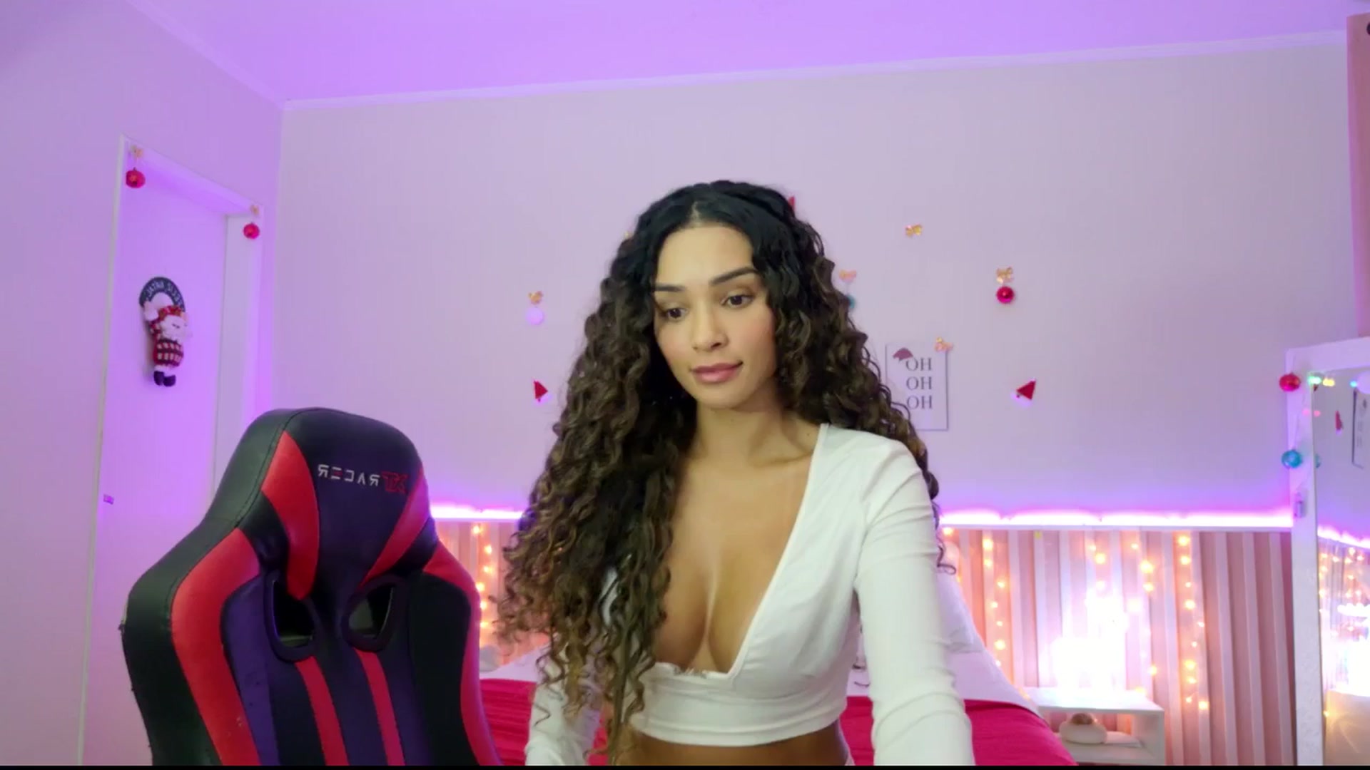 Gallery image thumbnail from Helen9g38's myfreecams stream on, 12/18/2025, 12:47 image 1 of 20