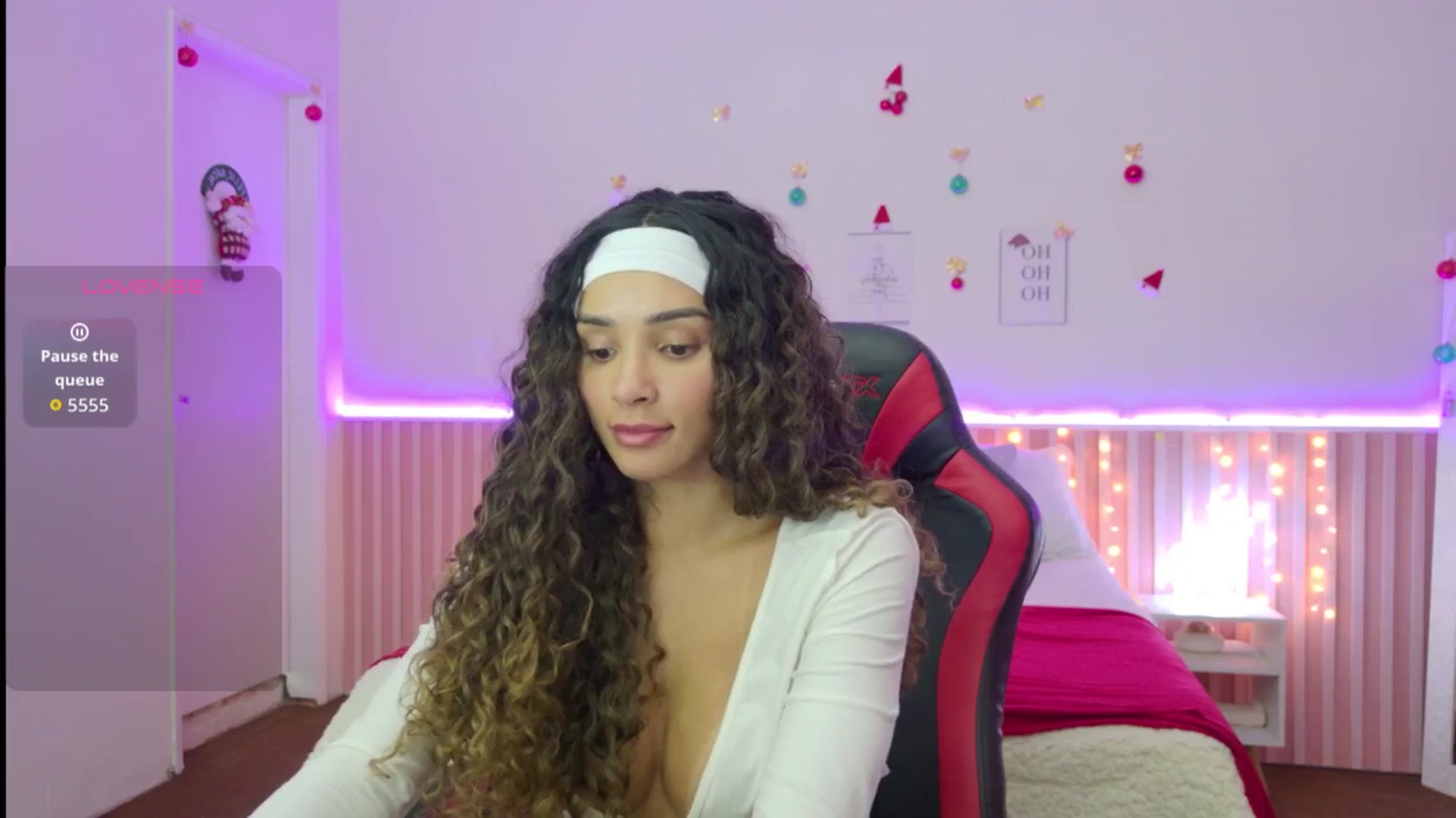 Gallery image thumbnail from Helen9g38's myfreecams stream on, 12/18/2025, 19:59 image 6 of 20