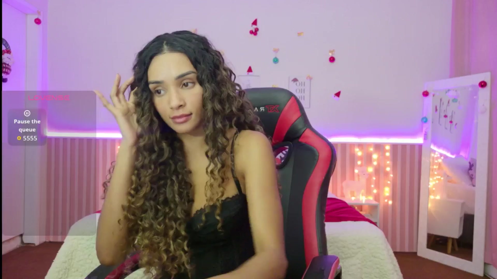 Gallery image thumbnail from Helen9g38's myfreecams stream on, 12/19/2025, 21:19 image 14 of 20