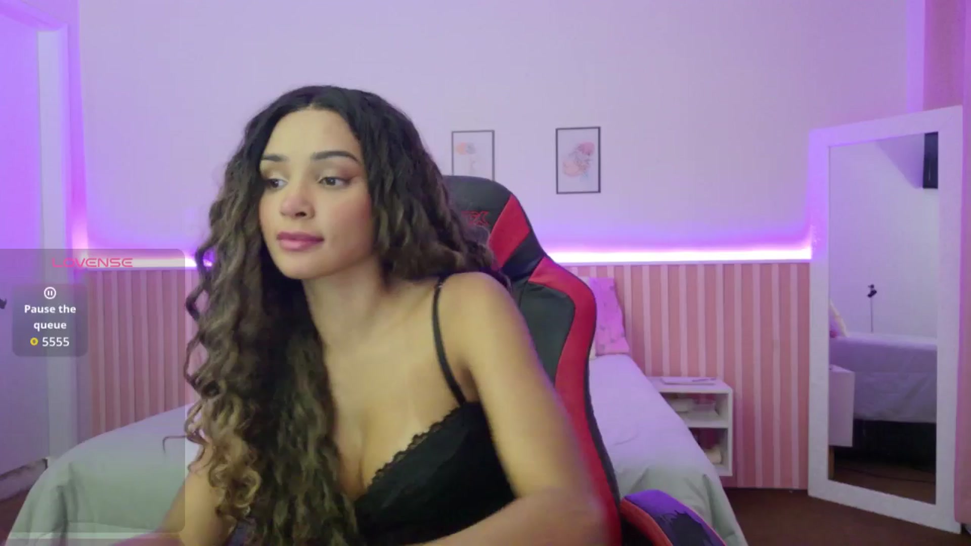 Gallery image thumbnail from Helen9g38's myfreecams stream on, 01/03/2026, 14:13 image 12 of 20
