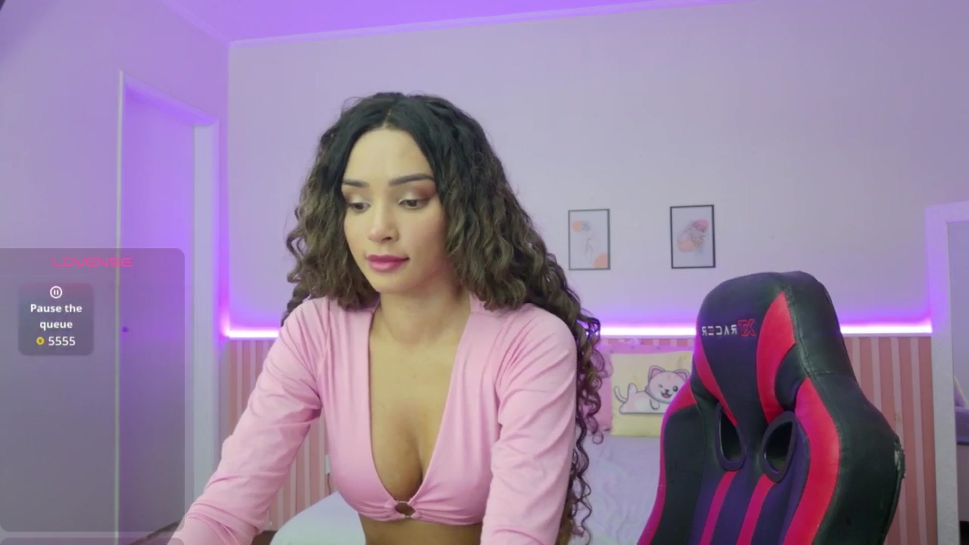Gallery image thumbnail from Helen9g38's myfreecams stream on, 01/05/2026, 15:07 image 5 of 20