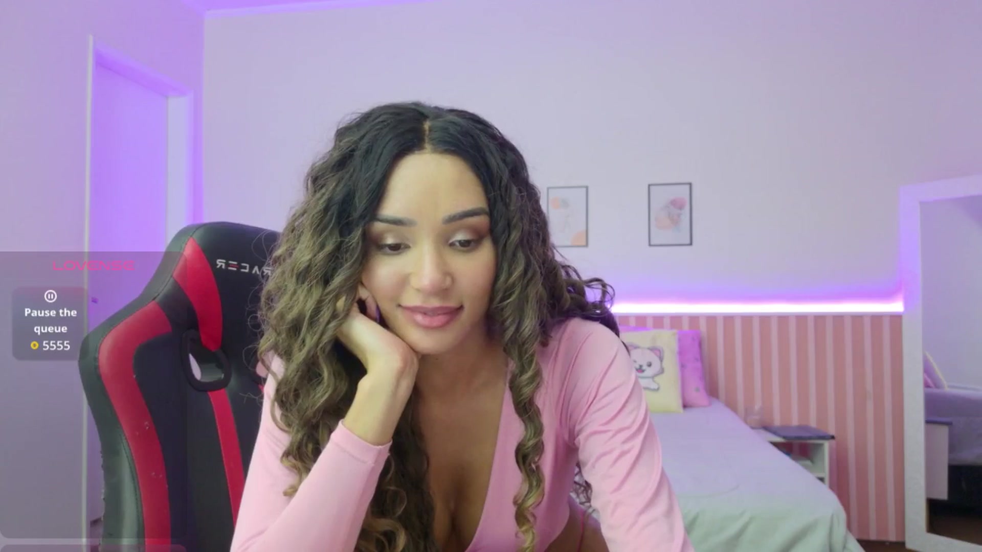 Gallery image thumbnail from Helen9g38's myfreecams stream on, 01/05/2026, 21:22 image 18 of 20