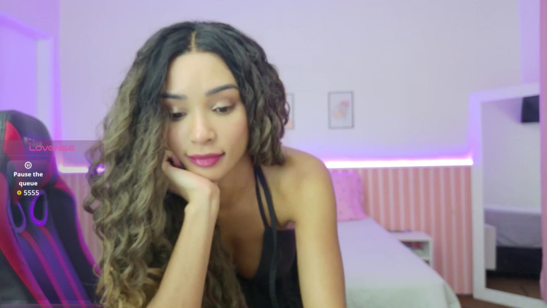 Gallery image thumbnail from Helen9g38's myfreecams stream on, 01/06/2026, 11:19 image 9 of 20
