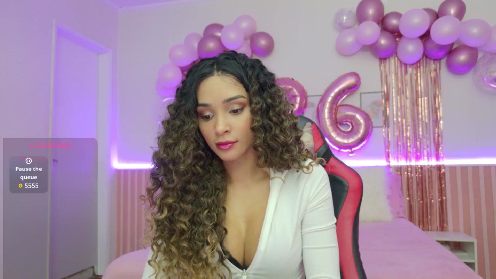 Gallery image thumbnail from Helen9g38's myfreecams stream on, 01/22/2026, 12:56 image 12 of 20