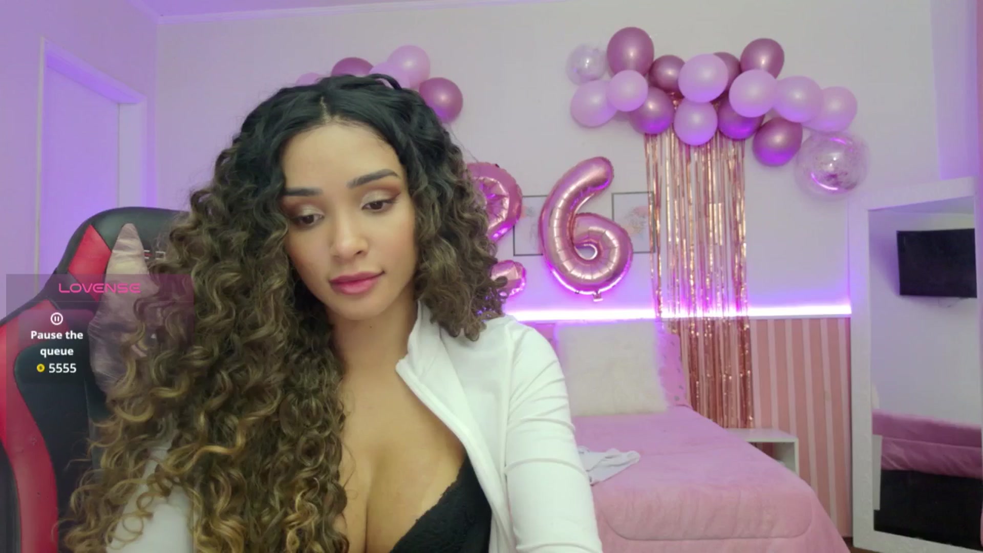 Gallery image thumbnail from Helen9g38's myfreecams stream on, 01/22/2026, 13:59 image 12 of 20