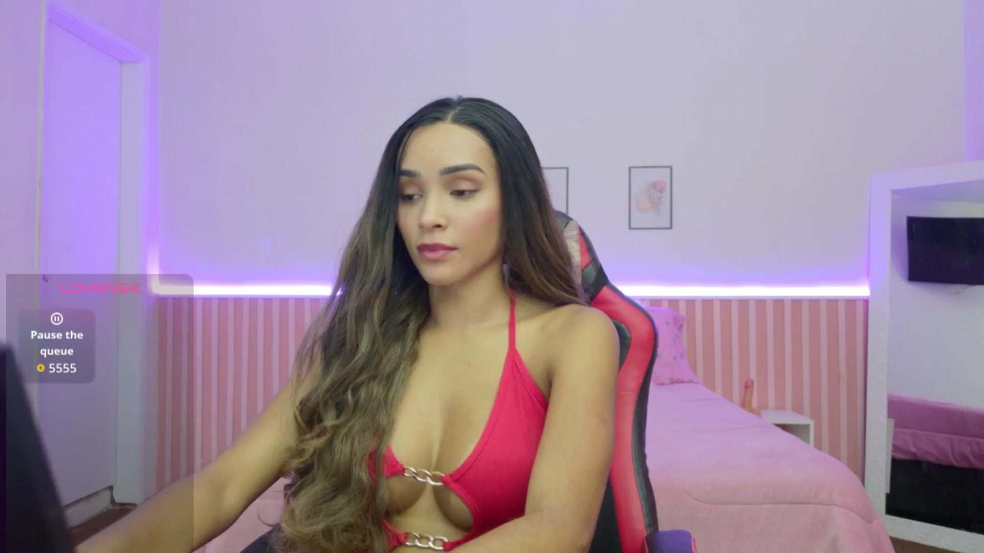 Gallery image thumbnail from Helen9g38's myfreecams stream on, 01/27/2026, 24:24 image 8 of 20