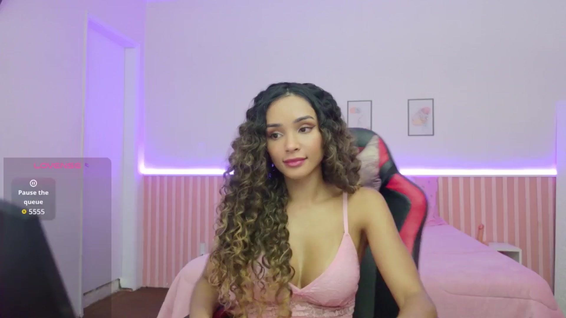 Gallery image thumbnail from Helen9g38's myfreecams stream on, 01/27/2026, 16:07 image 9 of 20