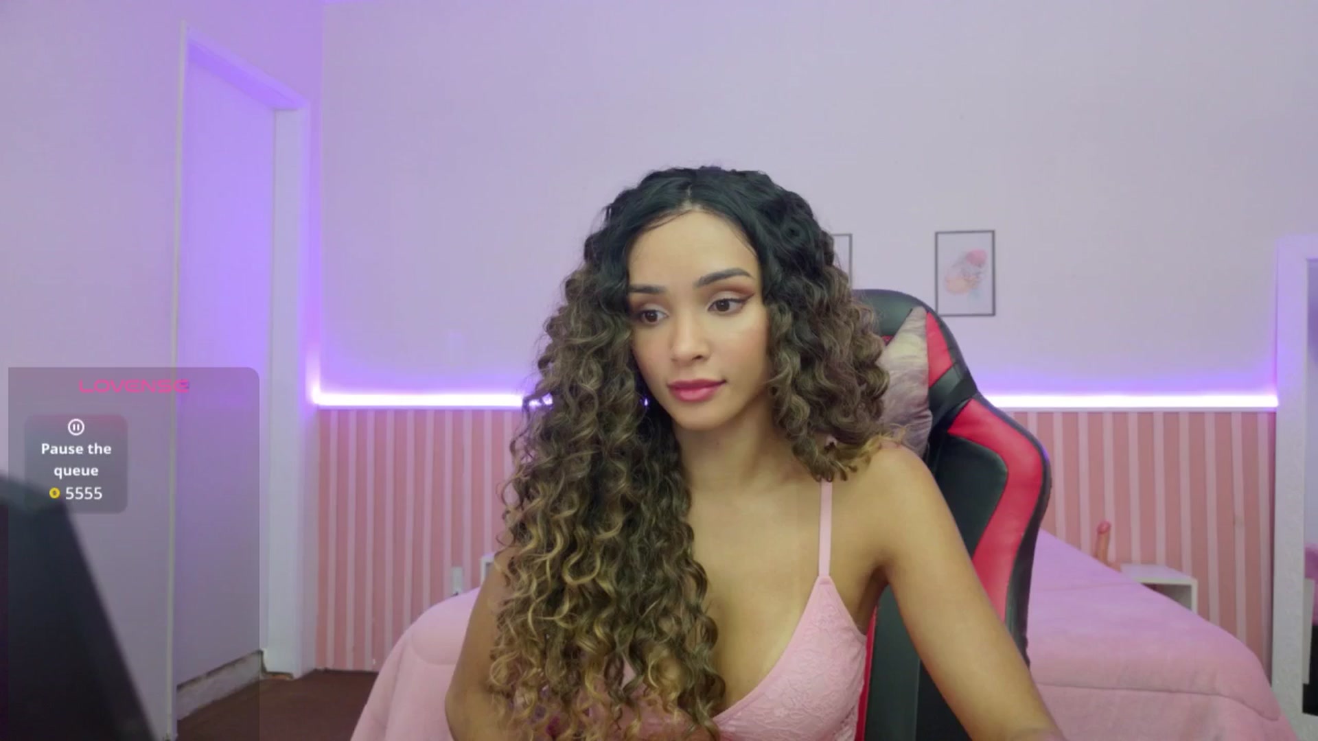 Gallery image thumbnail from Helen9g38's myfreecams stream on, 01/27/2026, 16:07 image 6 of 20