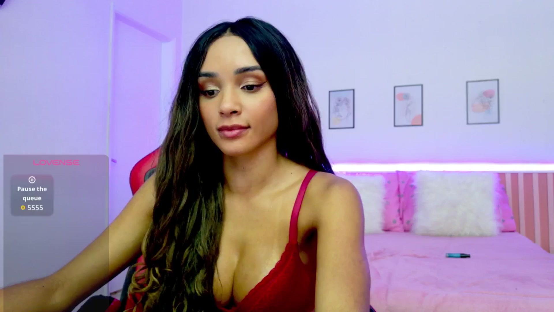 Gallery image thumbnail from Helen9g38's myfreecams stream on, 02/02/2026, 17:33 image 9 of 20