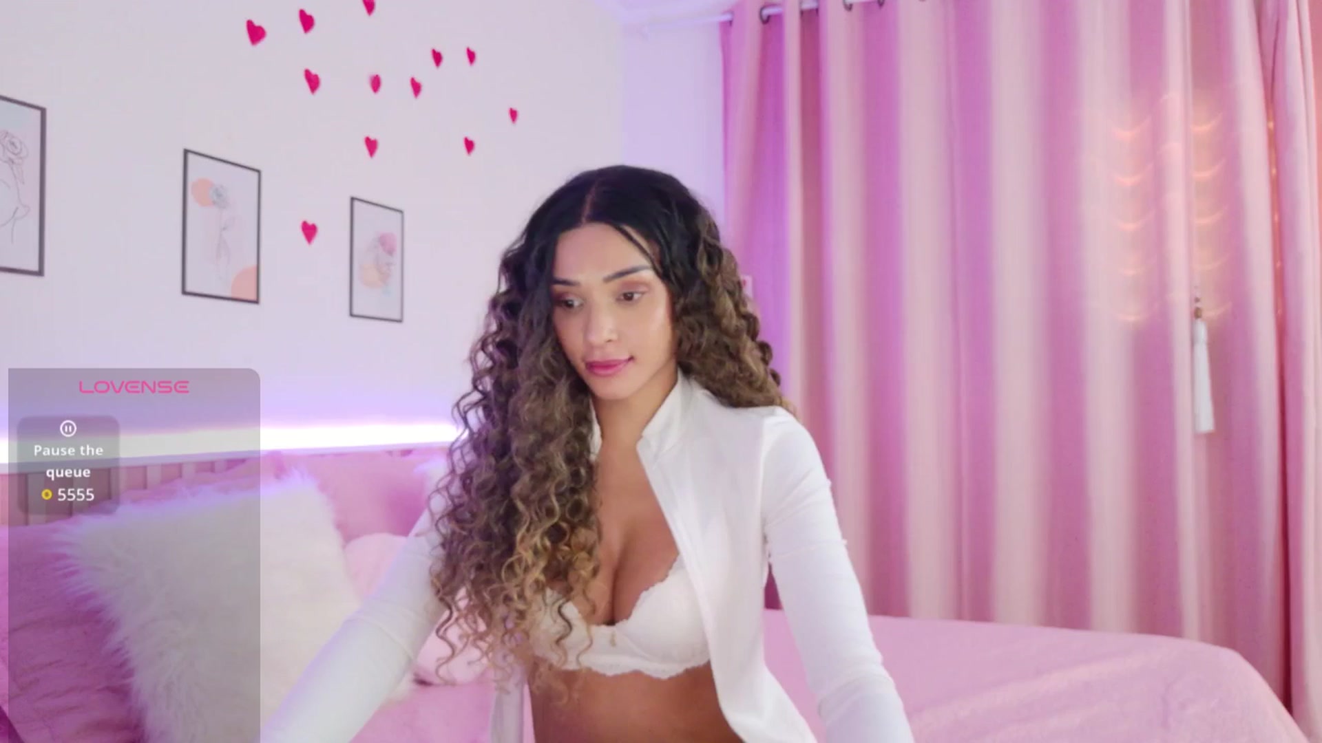 Gallery image thumbnail from Helen9g38's myfreecams stream on, 03/04/2026, 12:46 image 3 of 20