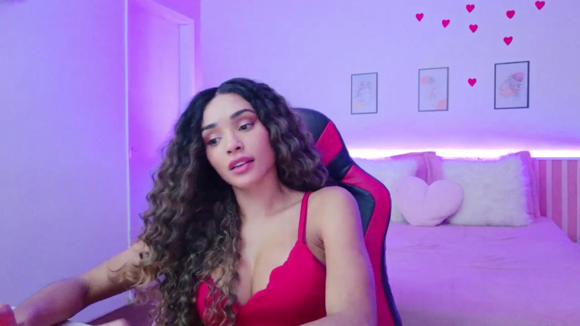 Gallery image thumbnail from Helen9g38's myfreecams stream on, 04/09/2026, 13:05 image 18 of 20