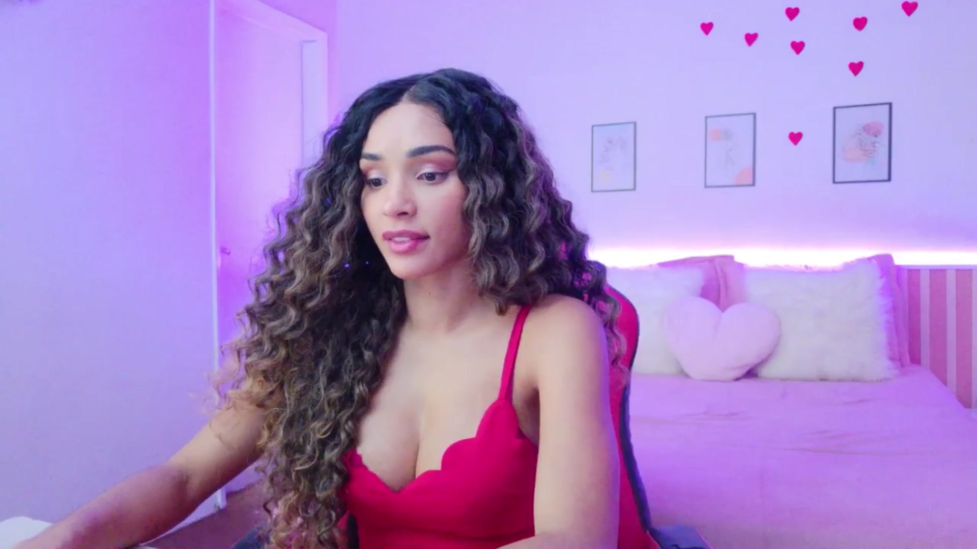 Gallery image thumbnail from Helen9g38's myfreecams stream on, 04/09/2026, 13:05 image 10 of 20