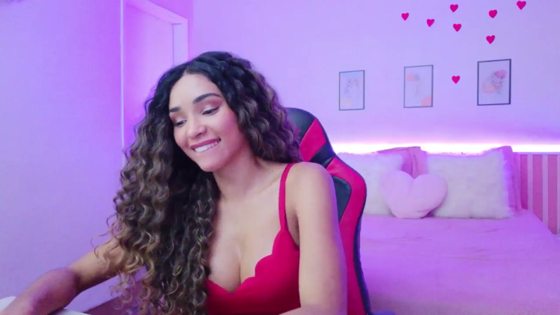 Gallery image thumbnail from Helen9g38's myfreecams stream on, 04/09/2026, 13:05 image 8 of 20