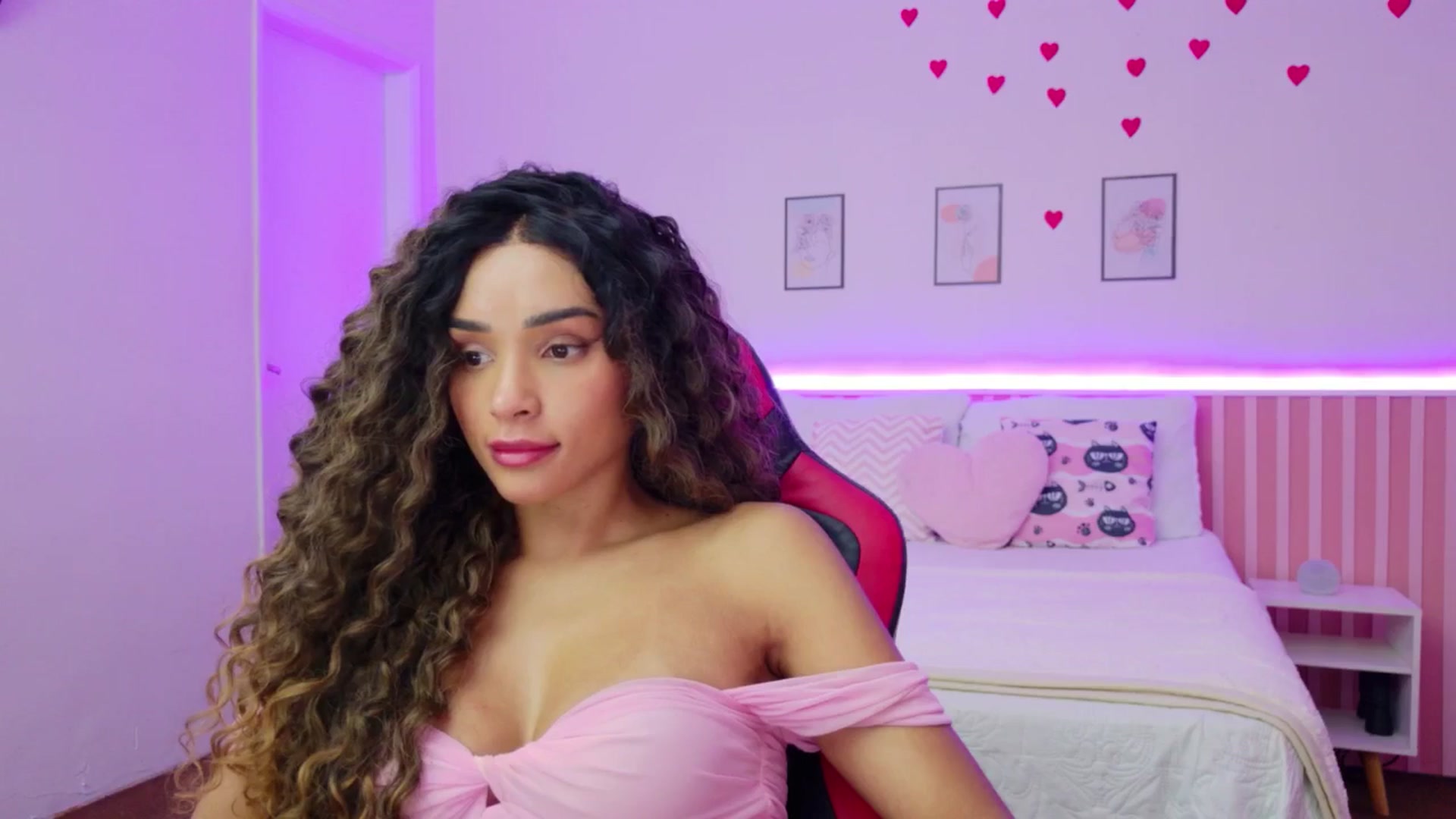 Gallery image thumbnail from Helen9g38's myfreecams stream on, 04/29/2026, 11:00 image 4 of 20