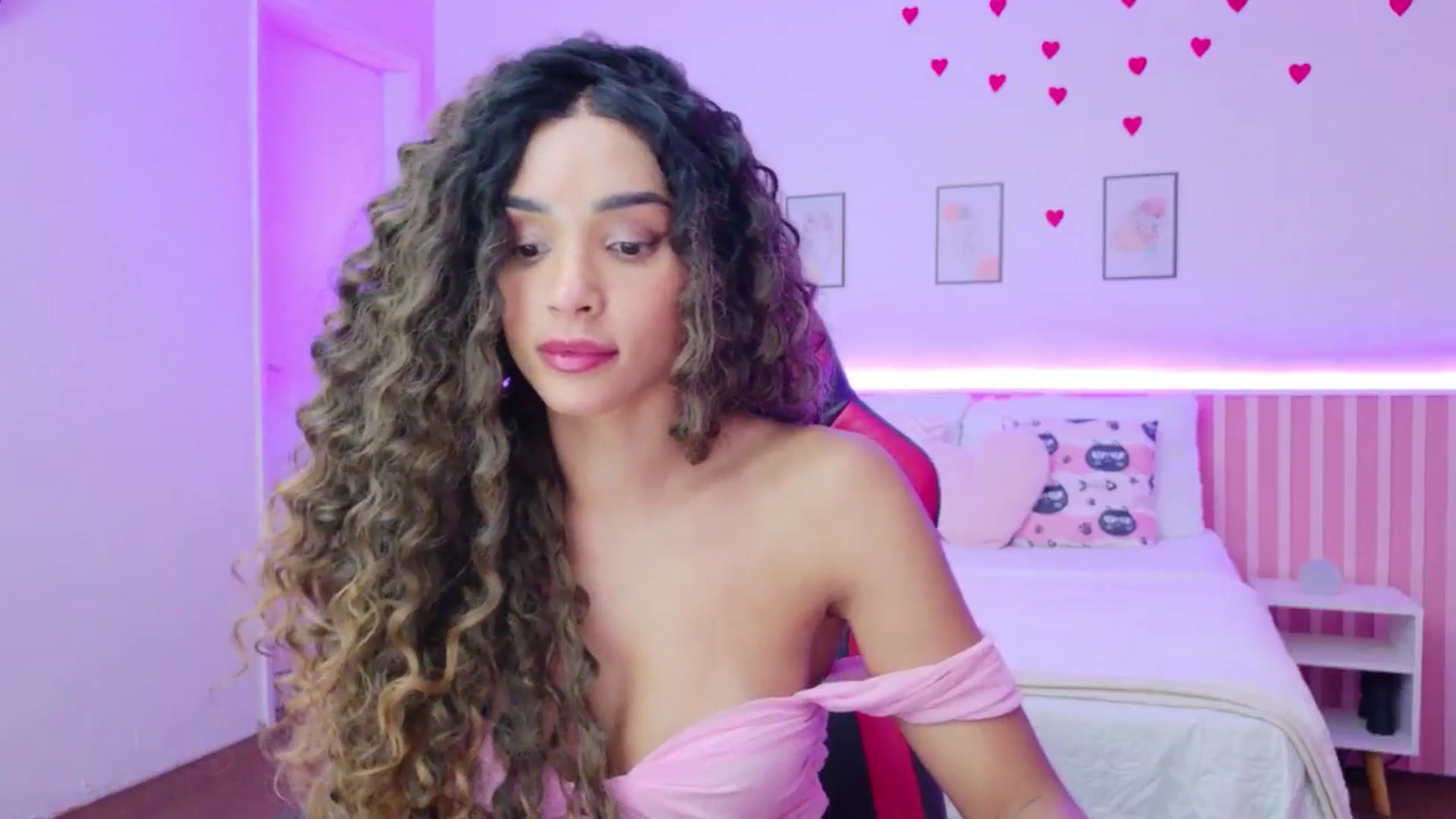 Gallery image thumbnail from Helen9g38's myfreecams stream on, 04/29/2026, 11:00 image 6 of 20