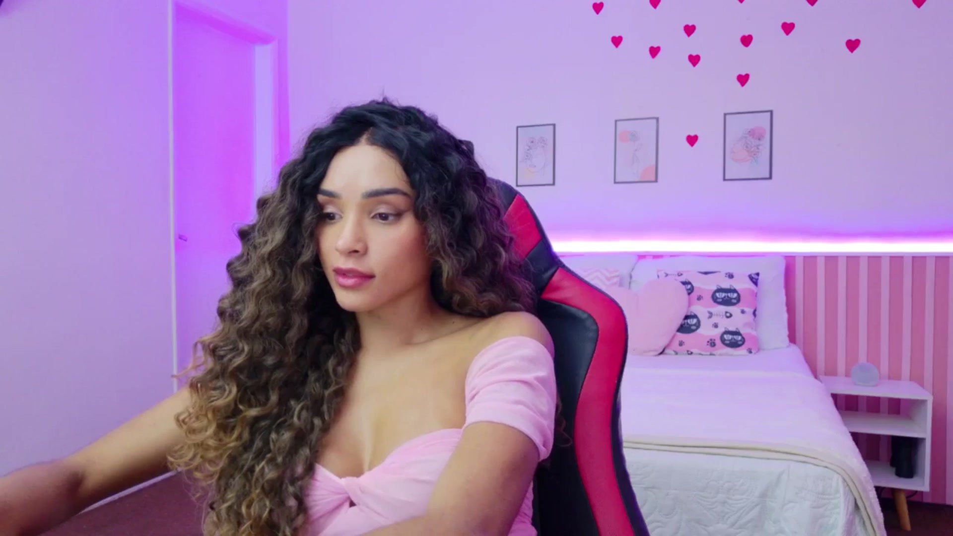 Gallery image thumbnail from Helen9g38's myfreecams stream on, 04/29/2026, 11:00 image 18 of 20