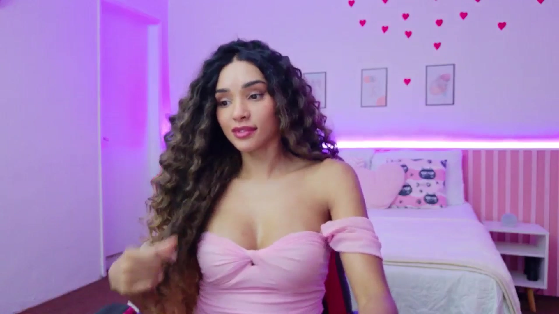 Gallery image thumbnail from Helen9g38's myfreecams stream on, 04/29/2026, 11:00 image 20 of 20