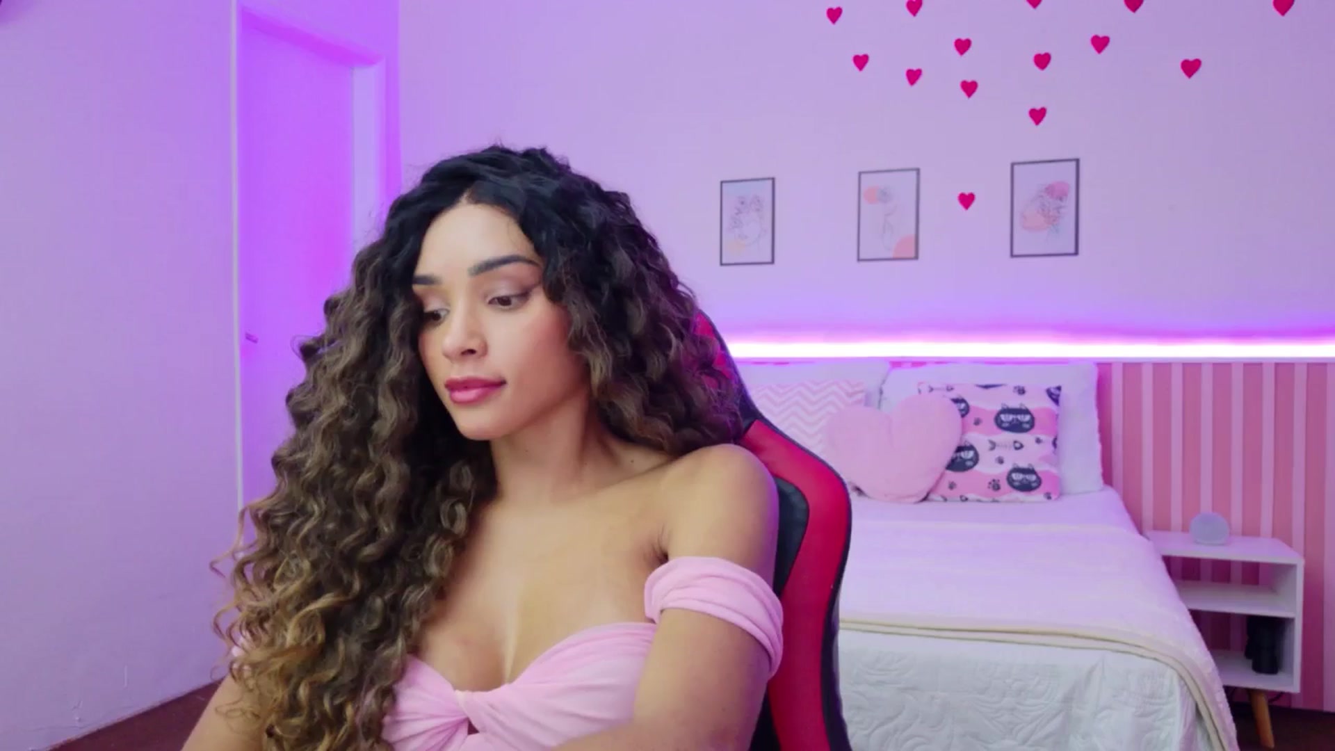 Gallery image thumbnail from Helen9g38's myfreecams stream on, 04/29/2026, 11:00 image 1 of 20