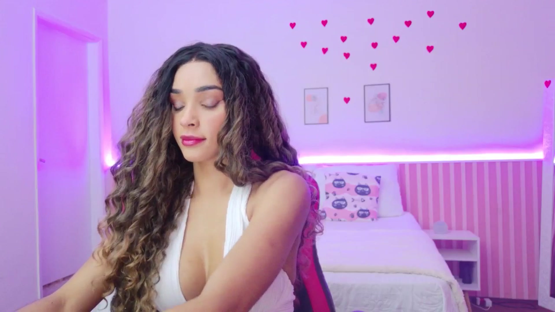 Gallery image thumbnail from Helen9g38's myfreecams stream on, 05/02/2026, 11:17 image 2 of 20