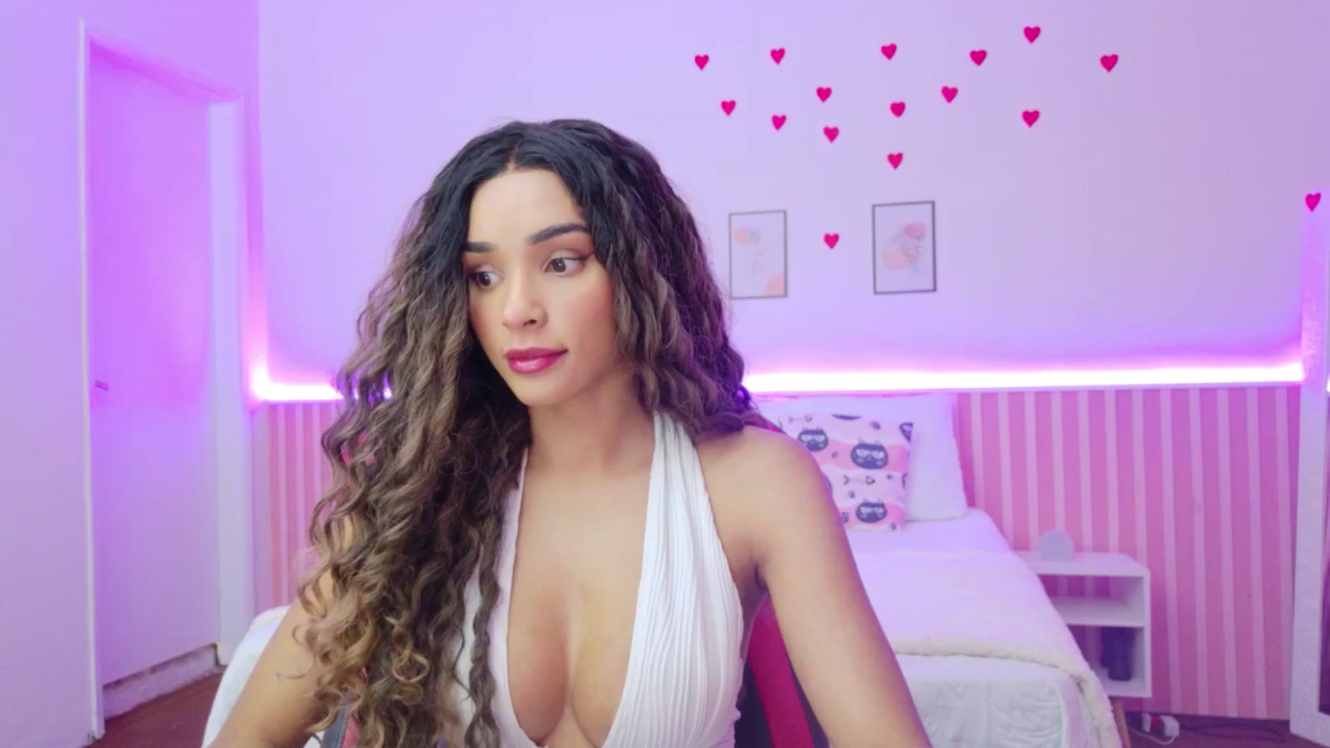 Gallery image thumbnail from Helen9g38's myfreecams stream on, 05/02/2026, 11:17 image 17 of 20